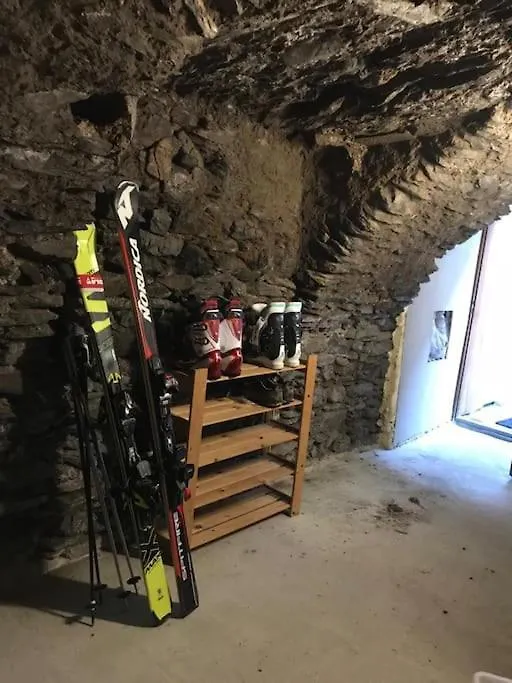 Le Bourg-dʼOisans Maison De Bergers, Cyclist & Ski Friendly Town House, Wifi, Secure Bike Store בית נופש Le Bourg-dʼOisans