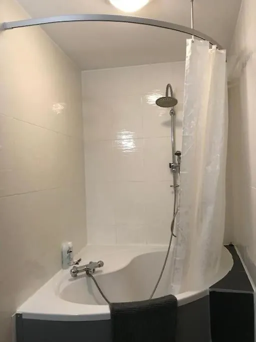 בית נופש Le Bourg-dʼOisans Maison De Bergers, Cyclist & Ski Friendly Town House, Wifi, Secure Bike Store