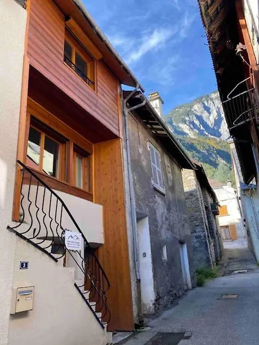 Le Bourg-dʼOisans Maison De Bergers, Cyclist & Ski Friendly Town House, Wifi, Secure Bike Store